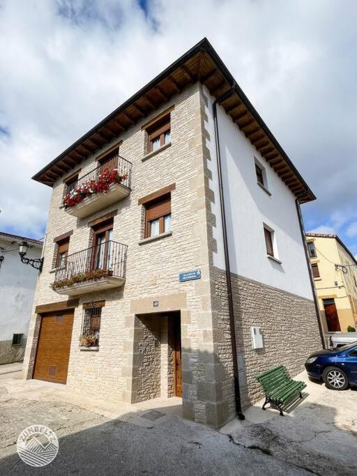 Casa Zunbeltz De 3 Habitaciones En Plena Montana Lezáun Exterior photo